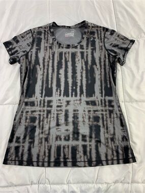 Pre loved UNDER ARMOUR shirt womens size L